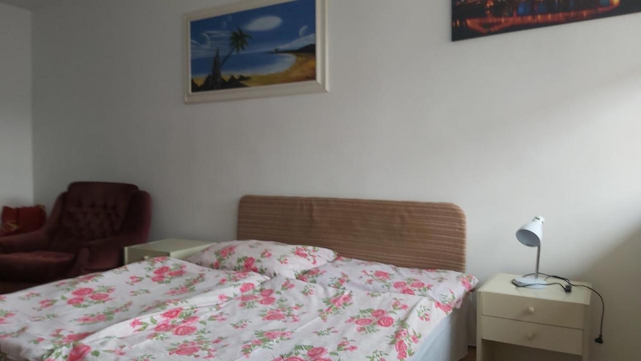 Privat Jan Apartment *